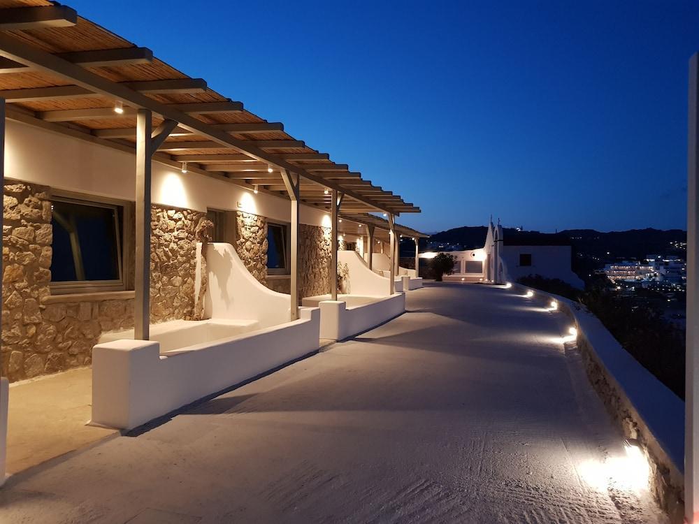 プサロウ Mykonos Azureアパートホテル エクステリア 写真