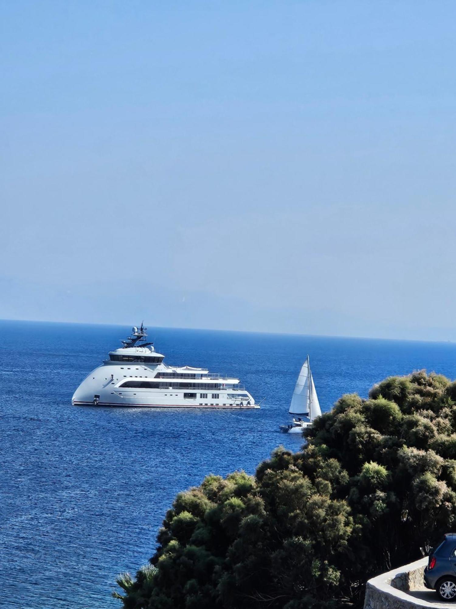 プサロウ Mykonos Azureアパートホテル エクステリア 写真