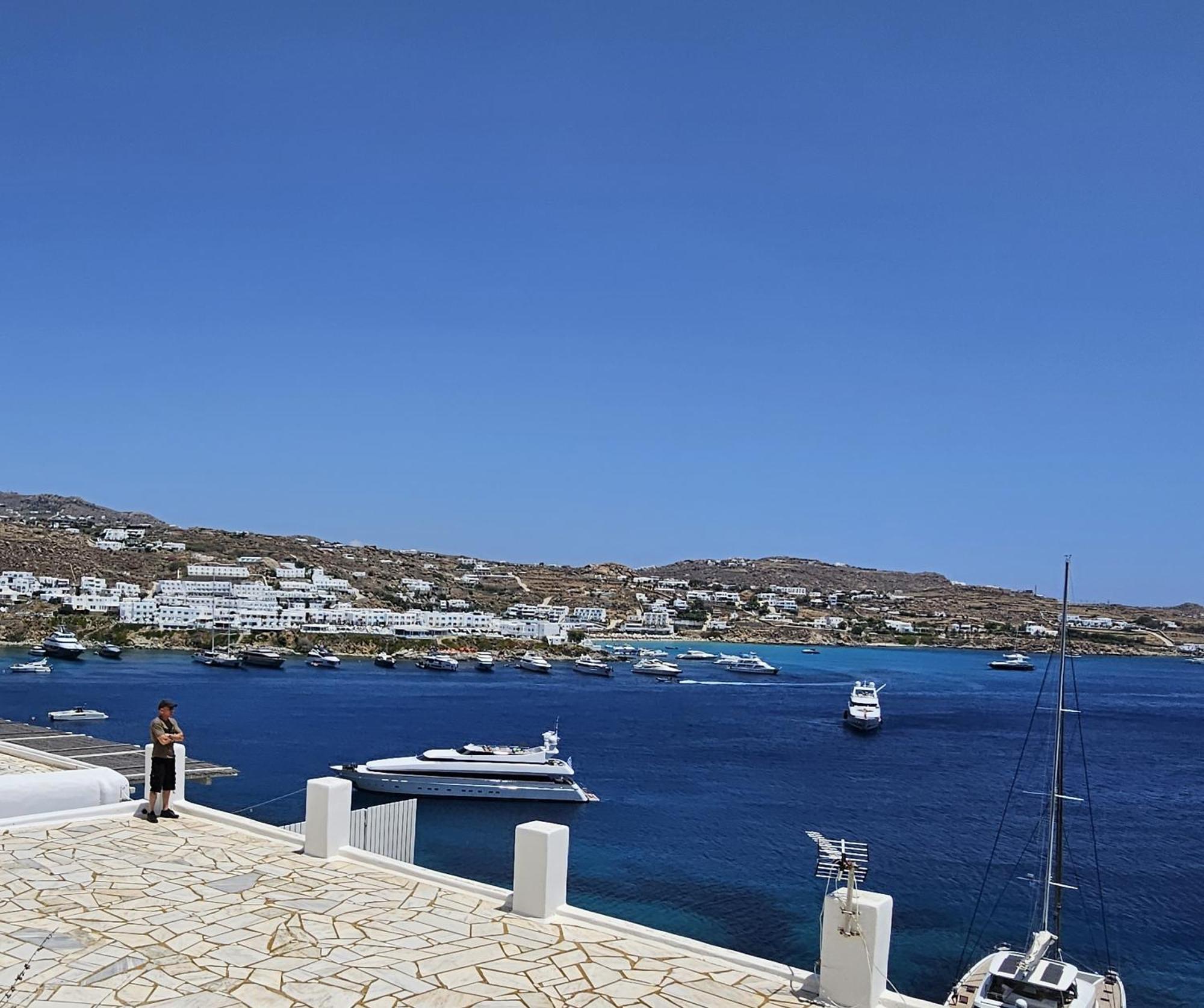 プサロウ Mykonos Azureアパートホテル エクステリア 写真