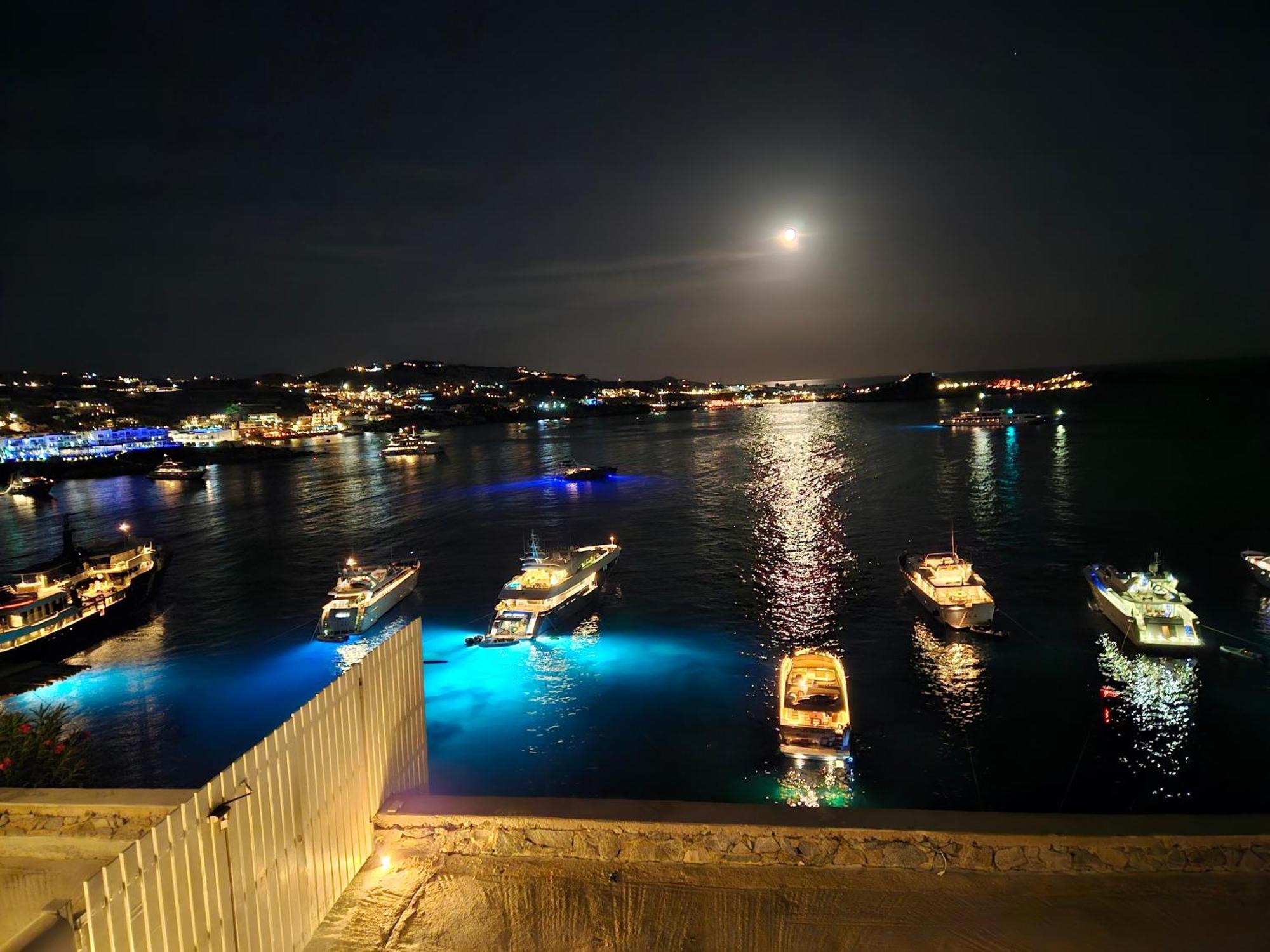 プサロウ Mykonos Azureアパートホテル エクステリア 写真