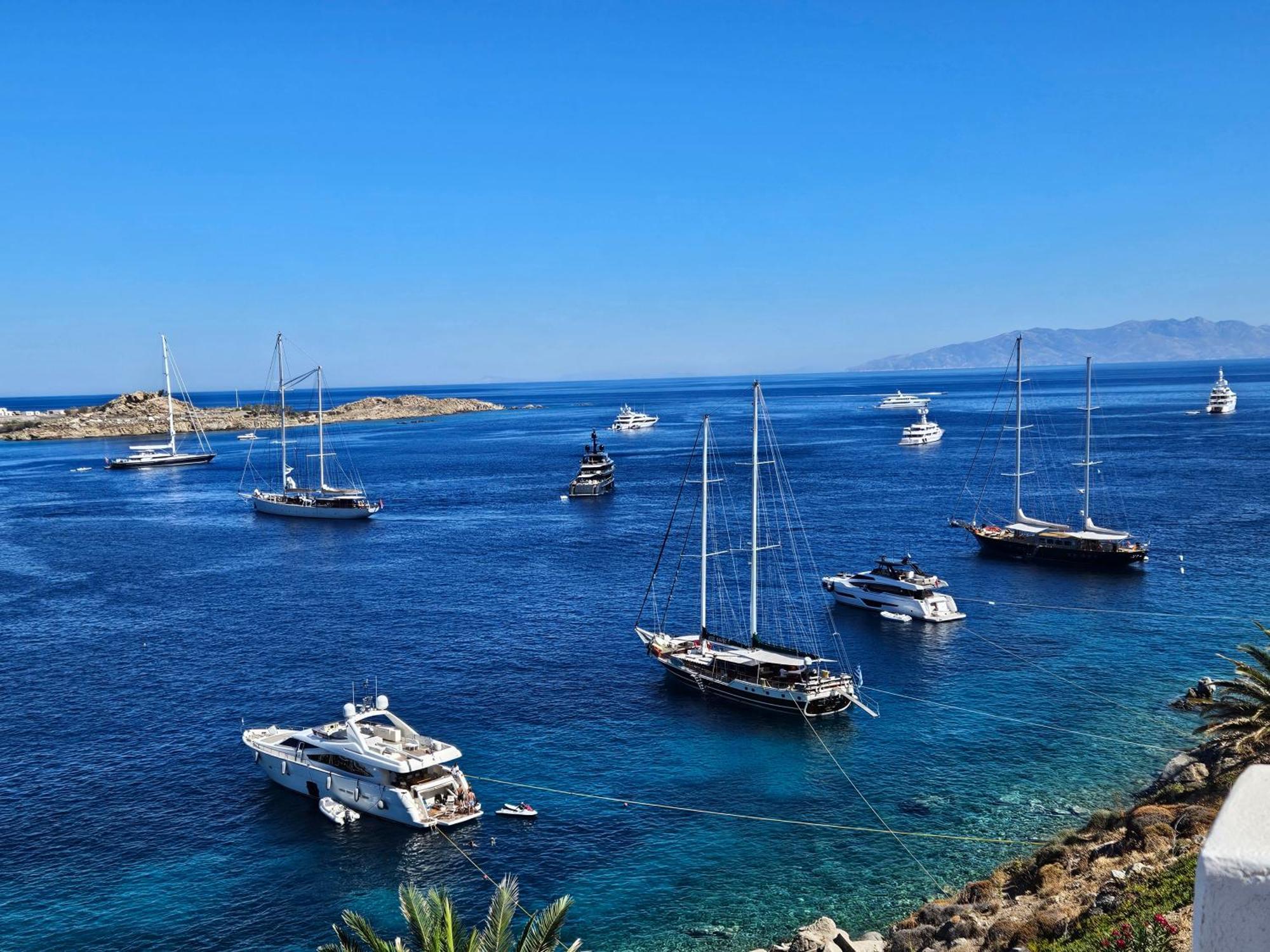 プサロウ Mykonos Azureアパートホテル 部屋 写真