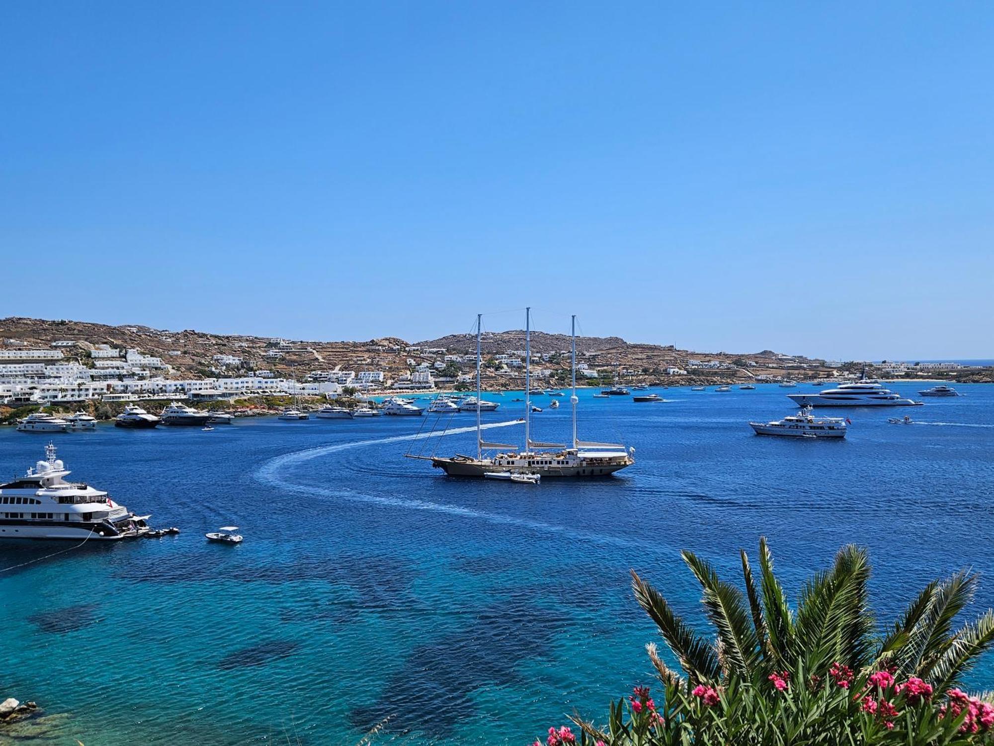 プサロウ Mykonos Azureアパートホテル 部屋 写真