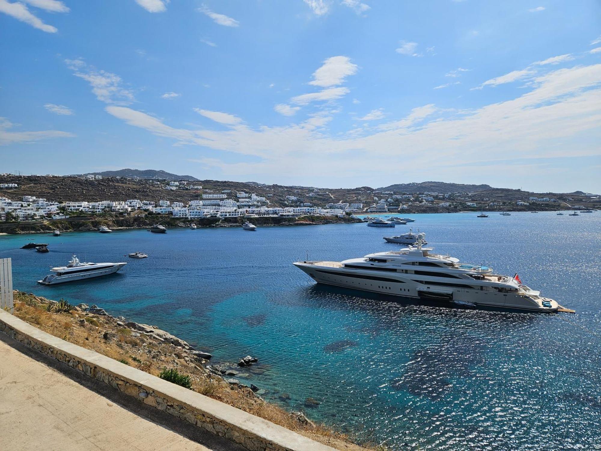 プサロウ Mykonos Azureアパートホテル 部屋 写真